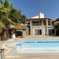 4 Bedroom Detached Villa for Sale with Pool.